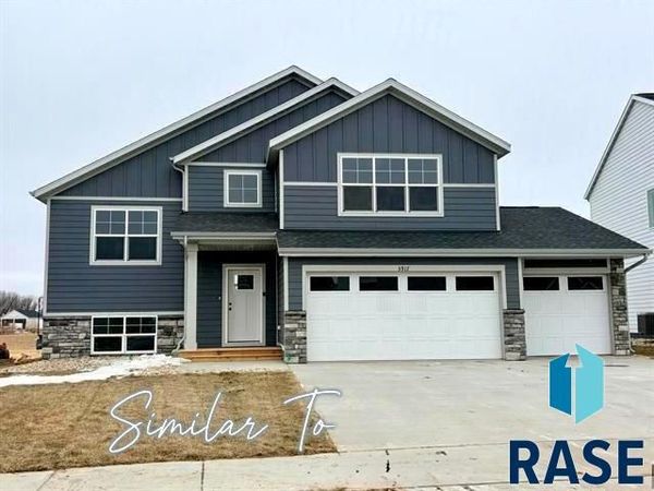 2720 S Copper Creek Ave, Sioux Falls, SD 57110