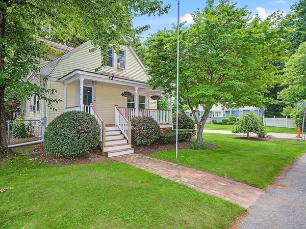 26 W Leonard St, Foxboro, MA 02035