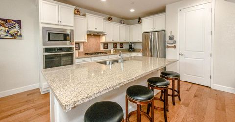 2205 Russell Cir, Woodland, CA 95776 Photo