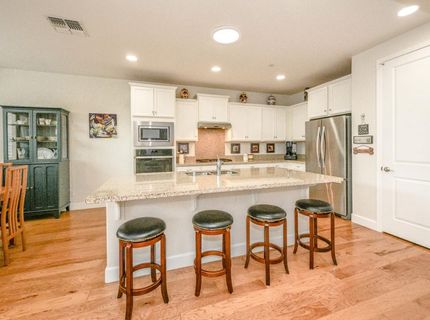2205 Russell Cir, Woodland, CA 95776 Photo