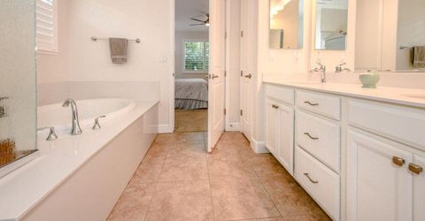 2205 Russell Cir, Woodland, CA 95776 Photo