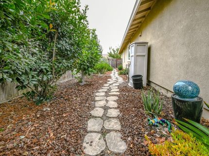2205 Russell Cir, Woodland, CA 95776 Photo