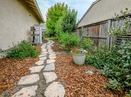 2205 Russell Cir, Woodland, CA 95776 Photo