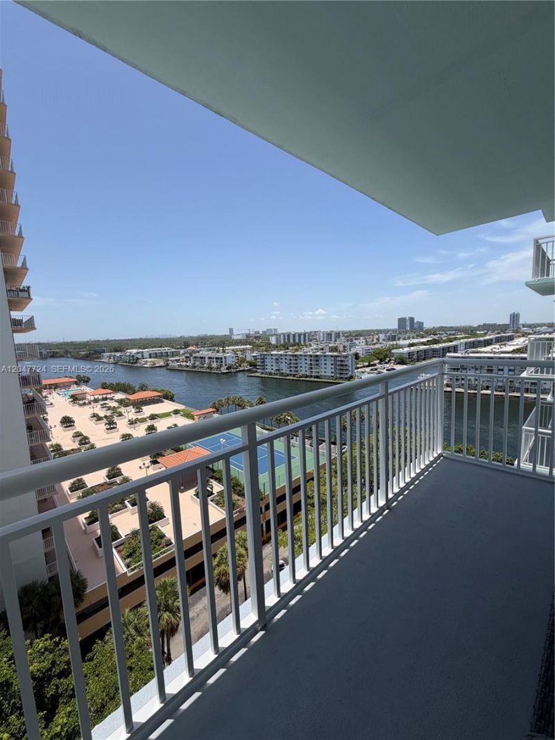 301 174th St , Unit 1208, Sunny Isles Beach, FL 33160 Photo