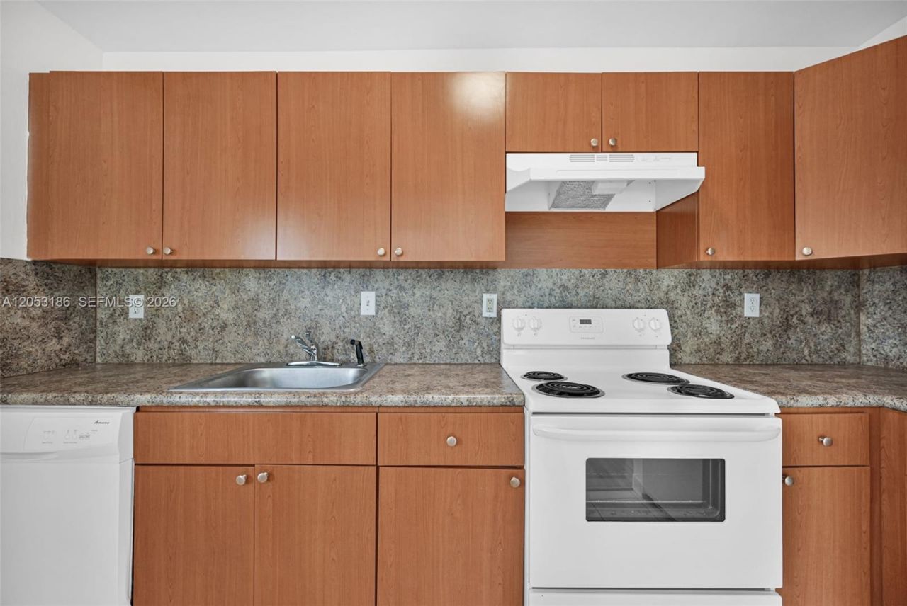 505 S Pine Island Rd , Unit B102, Plantation, FL 33324 Photo