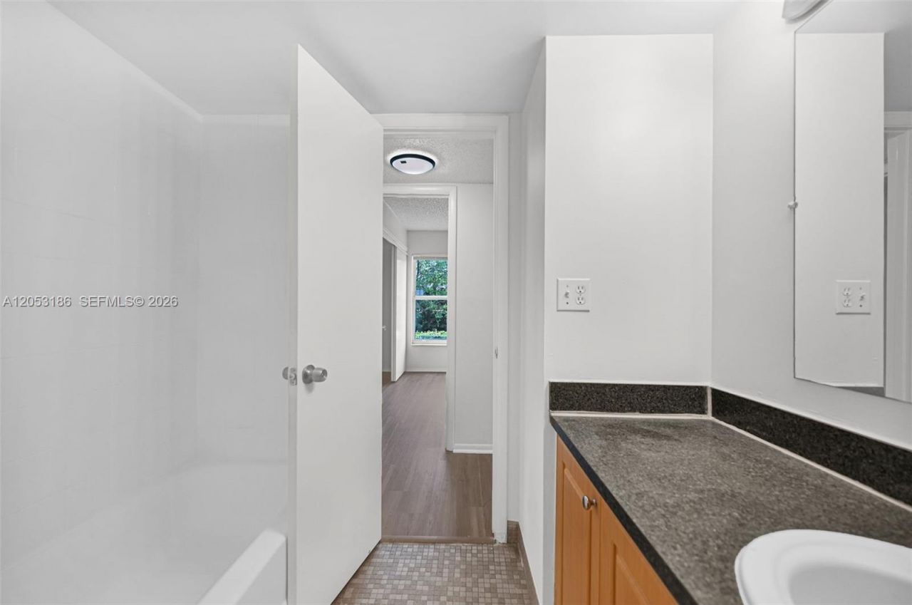 505 S Pine Island Rd , Unit B102, Plantation, FL 33324 Photo