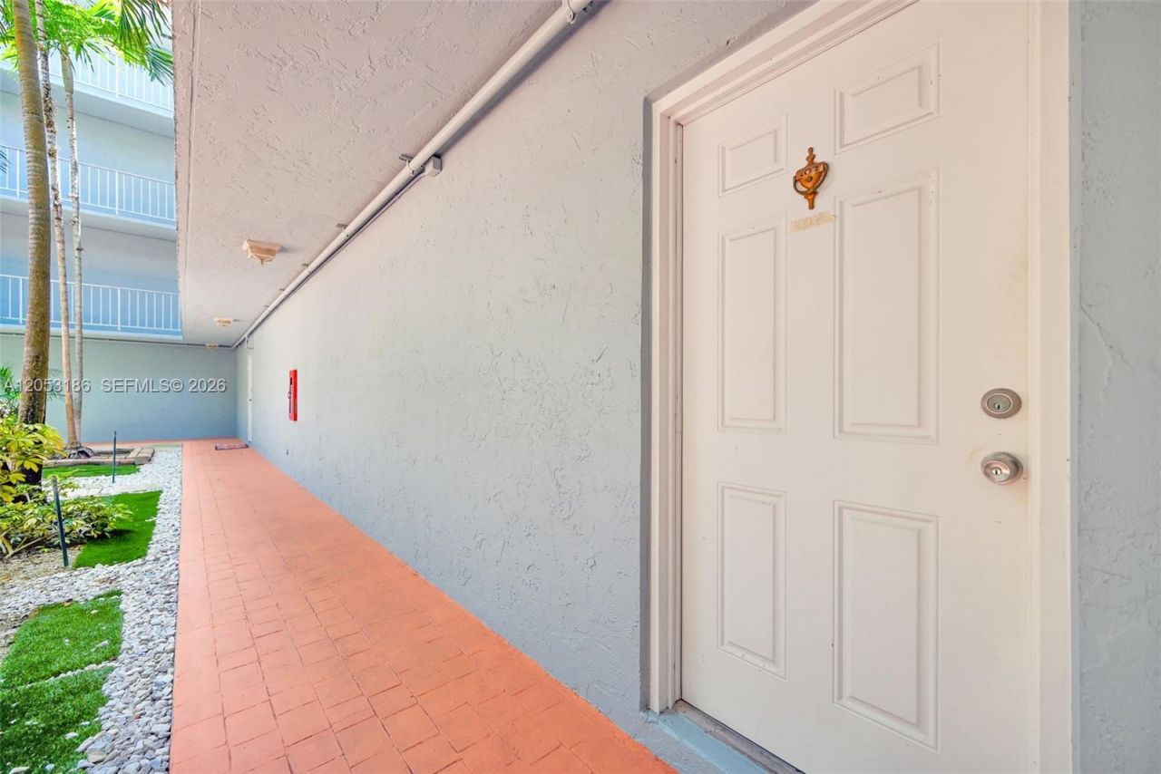 505 S Pine Island Rd , Unit B102, Plantation, FL 33324 Photo