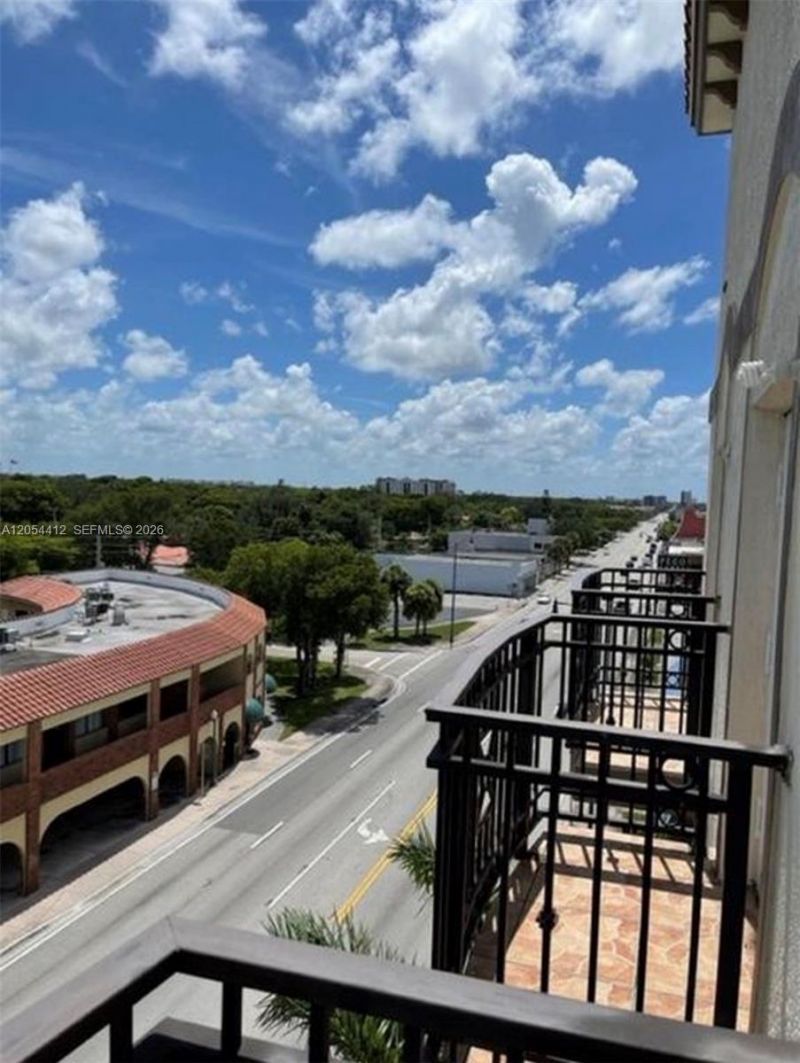 5271 SW 8th St, Unit 501, Miami, FL 33134 Photo