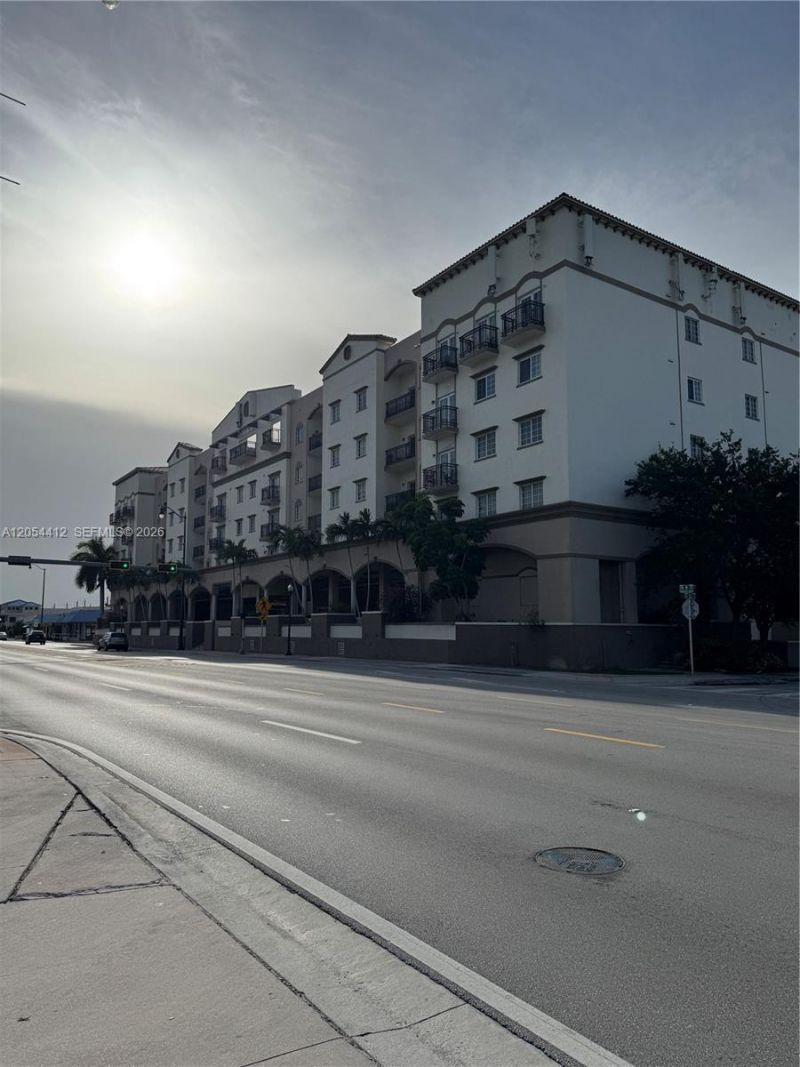 5271 SW 8th St, Unit 501, Miami, FL 33134 Photo