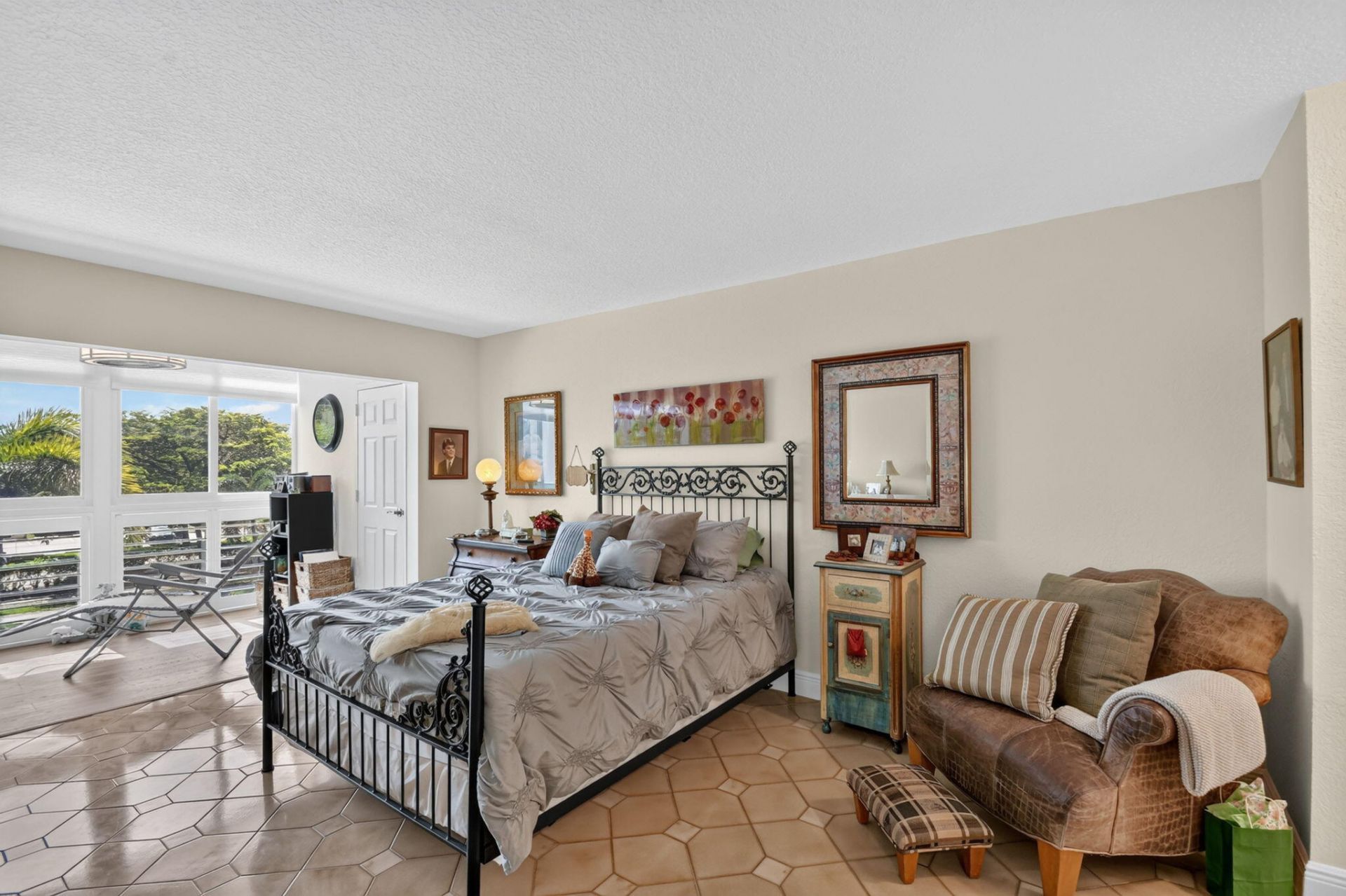 3590 Via Poinciana, Unit 311, Lake Worth, FL 33467 Photo