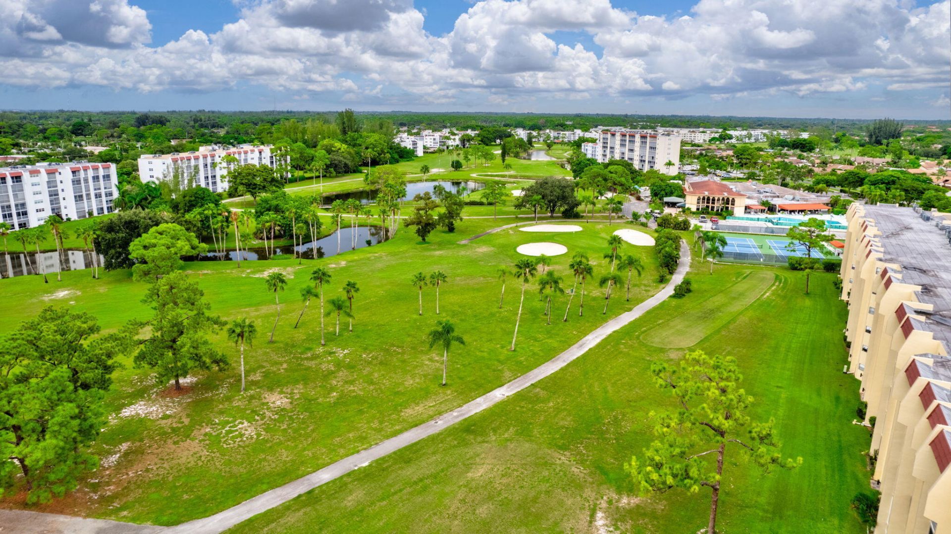 3590 Via Poinciana, Unit 311, Lake Worth, FL 33467 Photo