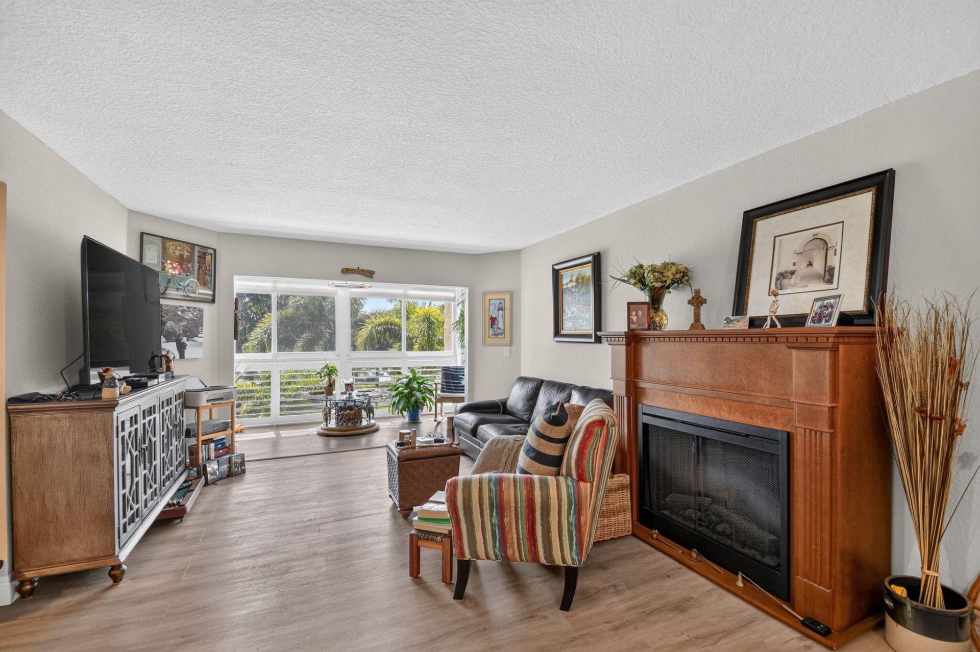 3590 Via Poinciana, Unit 311, Lake Worth, FL 33467 Photo
