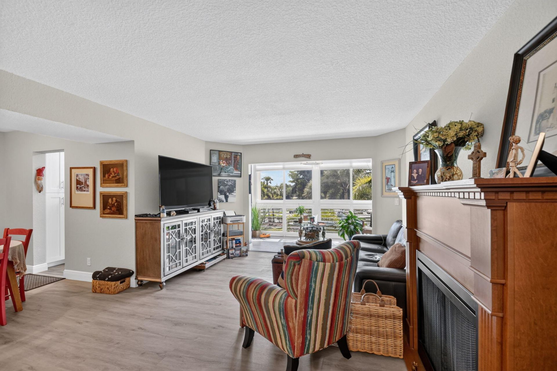 3590 Via Poinciana, Unit 311, Lake Worth, FL 33467 Photo
