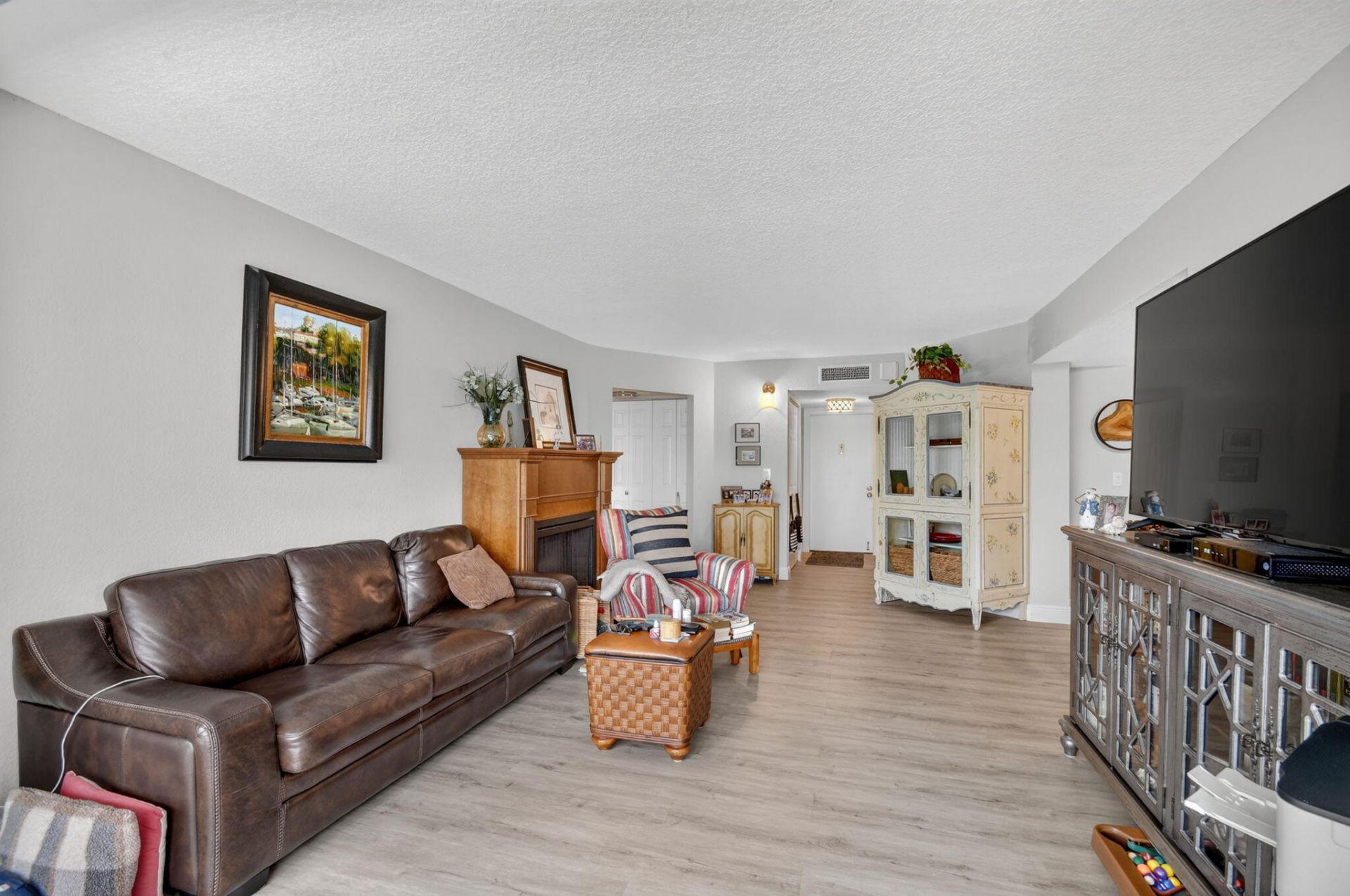 3590 Via Poinciana, Unit 311, Lake Worth, FL 33467 Photo