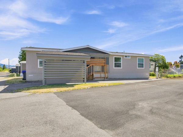 21725 E Wellesley Ave, Otis Orchards, WA 99027