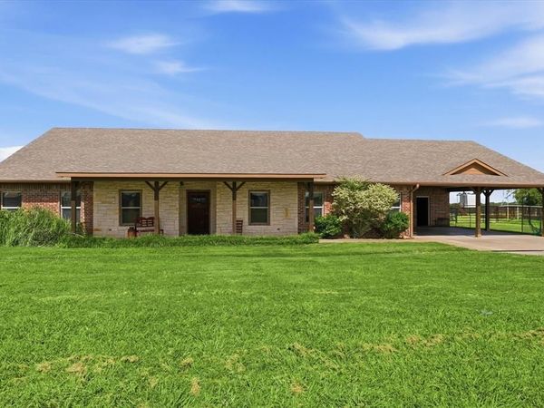 169 Sears Road, Bells, TX 75414