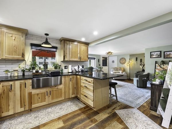 284 Buck Pond Rd, Westfield, MA 01085