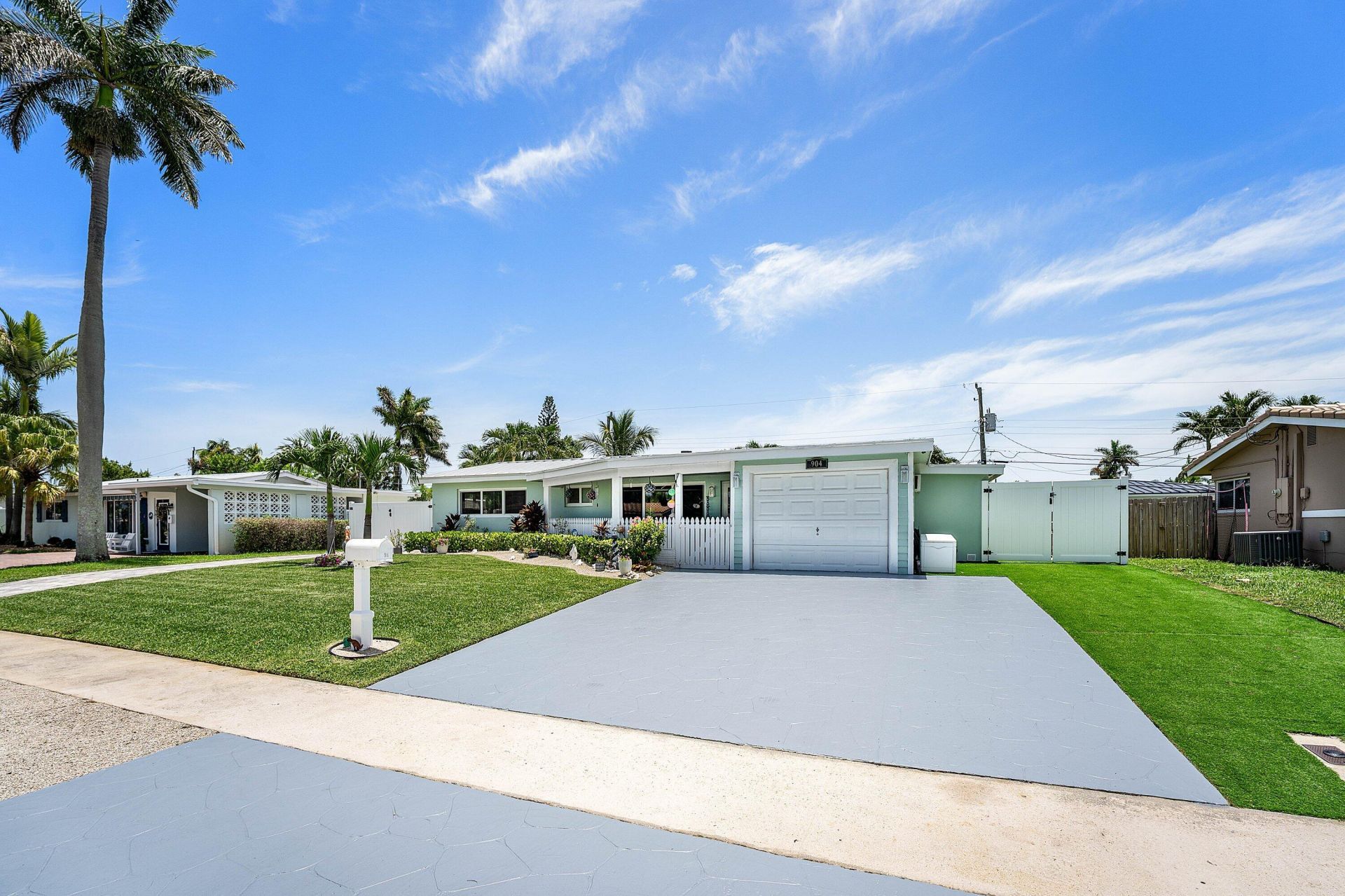 904 SE 15th Court, Deerfield Beach, FL 33441 Photo