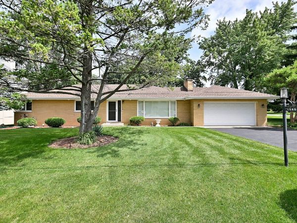 16W650 87TH Street , Willowbrook, IL 60527