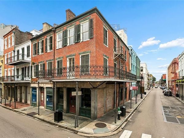 241 CHARTRES Street, New Orleans, LA 70130