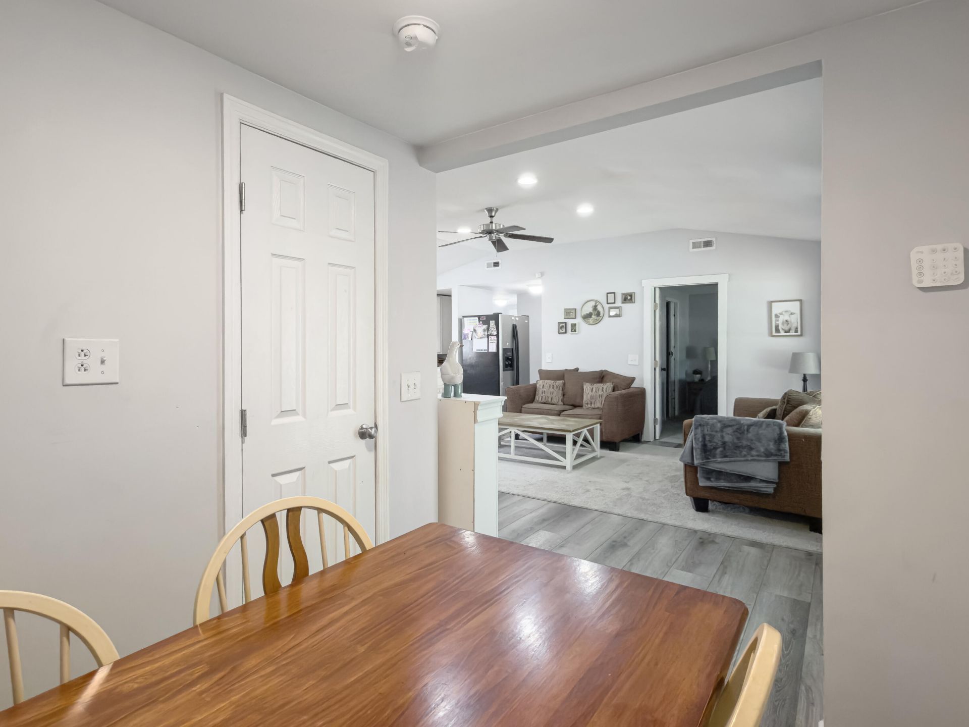 2571 Camden Road Photo 10