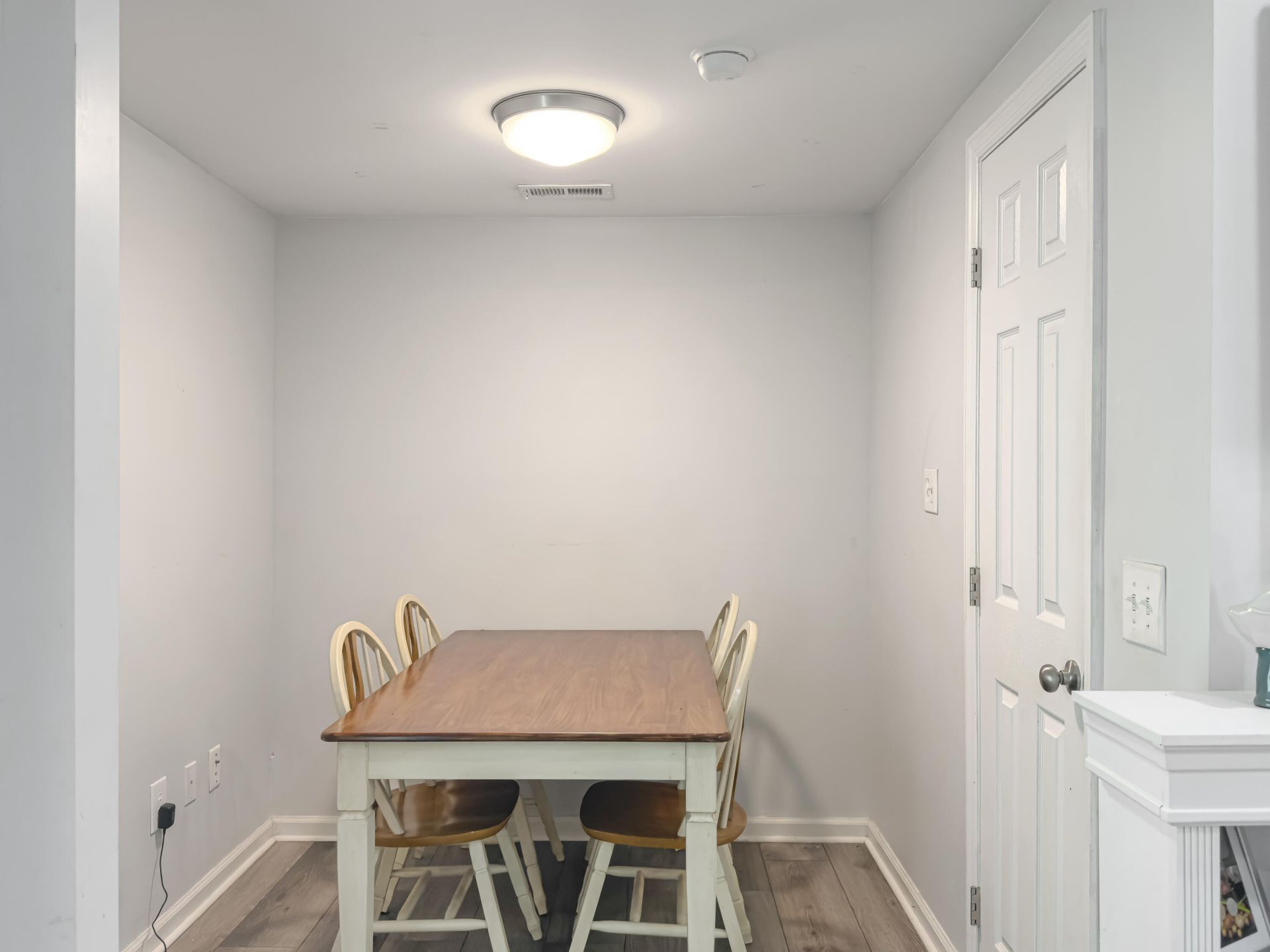 2571 Camden Road Photo 11