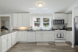 2571 Camden Road photo 4