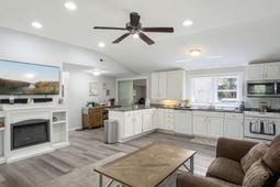 2571 Camden Road photo 4