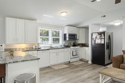 2571 Camden Road photo 4