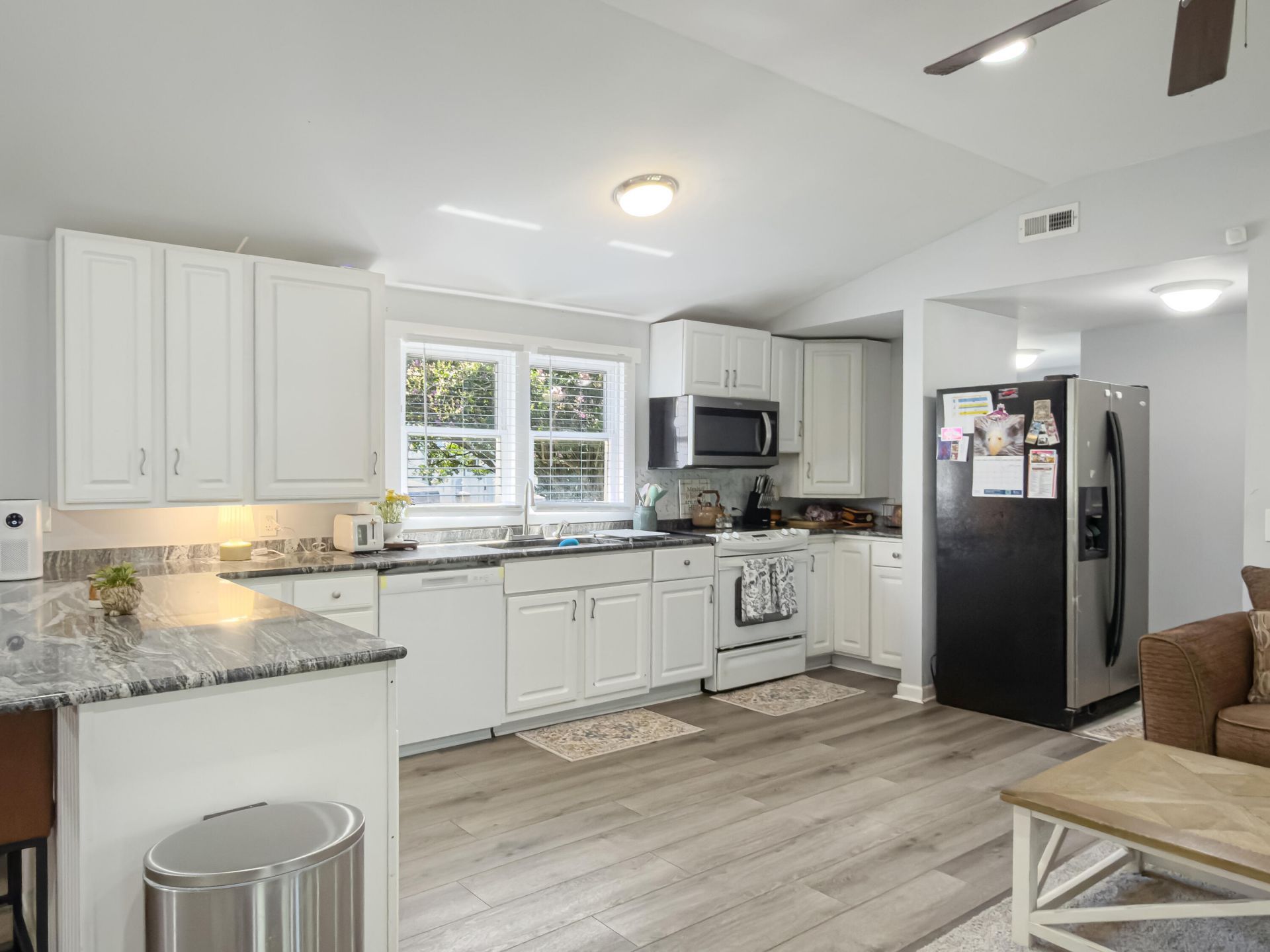 2571 Camden Road Photo 5