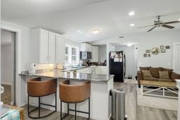 2571 Camden Road photo 4