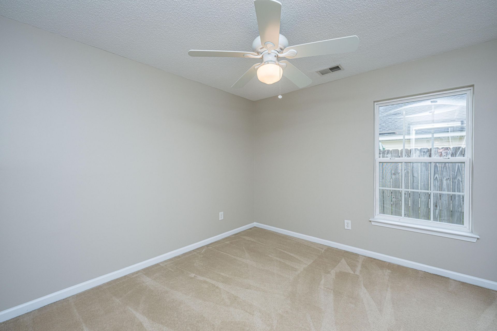 252 Trickle Drive Photo 17