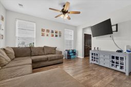 124 Oyama Road photo 4