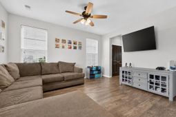 124 Oyama Road photo 4