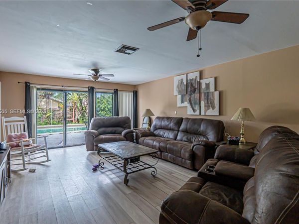 3991 NW 108th Ave , Coral Springs, FL 33065