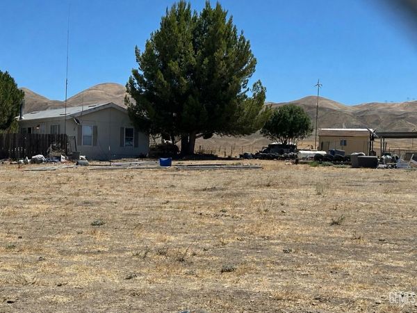 13606 Barrett Road, Unit W, Santa Margarita, CA 93453