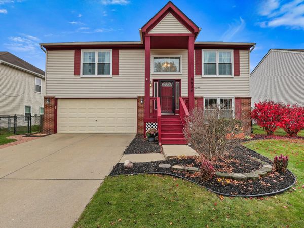 6824 Maplelawn Drive, Ypsilanti, MI 48197