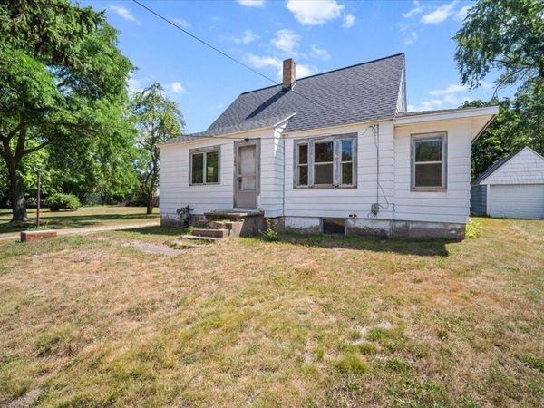 1240 Plymouth Avenue NE, Grand Rapids, MI 49505