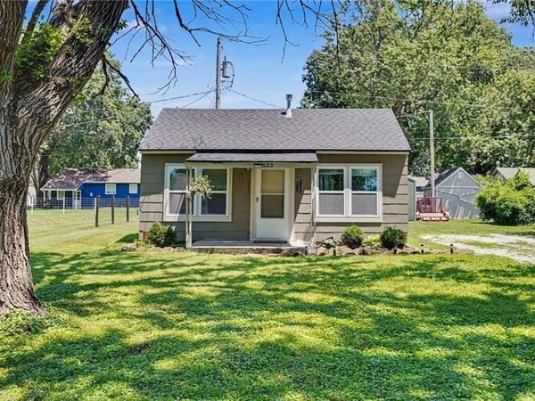 633 Oak Street, Wellsville, KS 66092