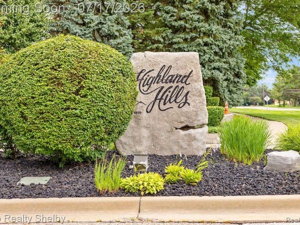 17680 Port Salem Drive, Macomb Twp, MI 48044