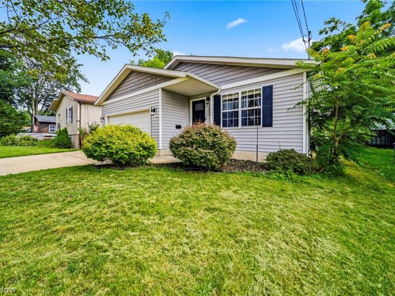 2854 Berne Street, Akron, OH 44312 Photo 2