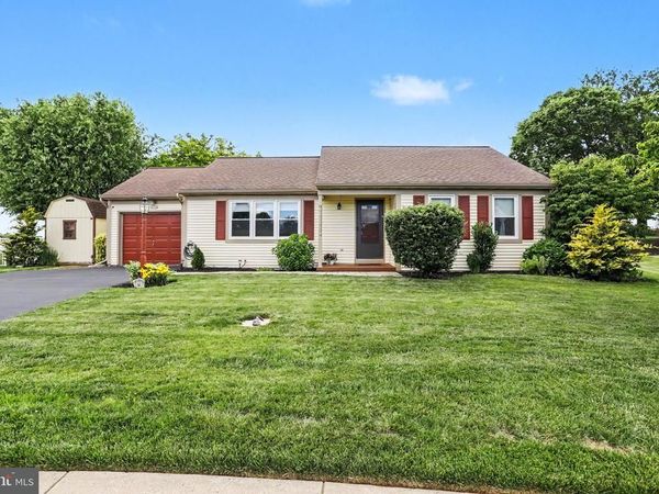 330 DOGWOOD LANE, NEW HOLLAND, PA 17557