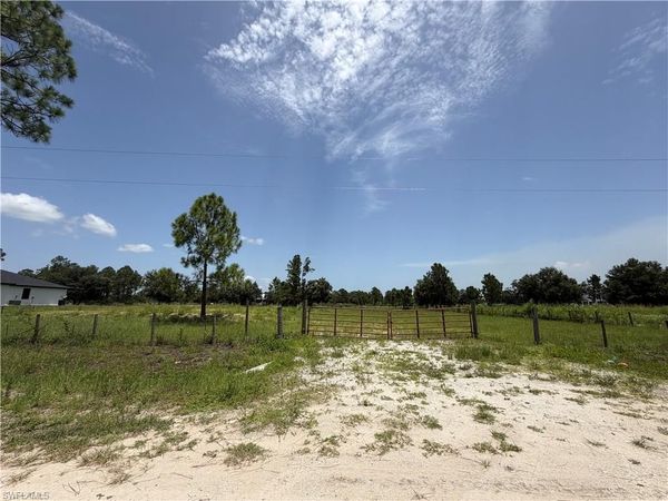 7932 3rd TER , LABELLE, FL 33935
