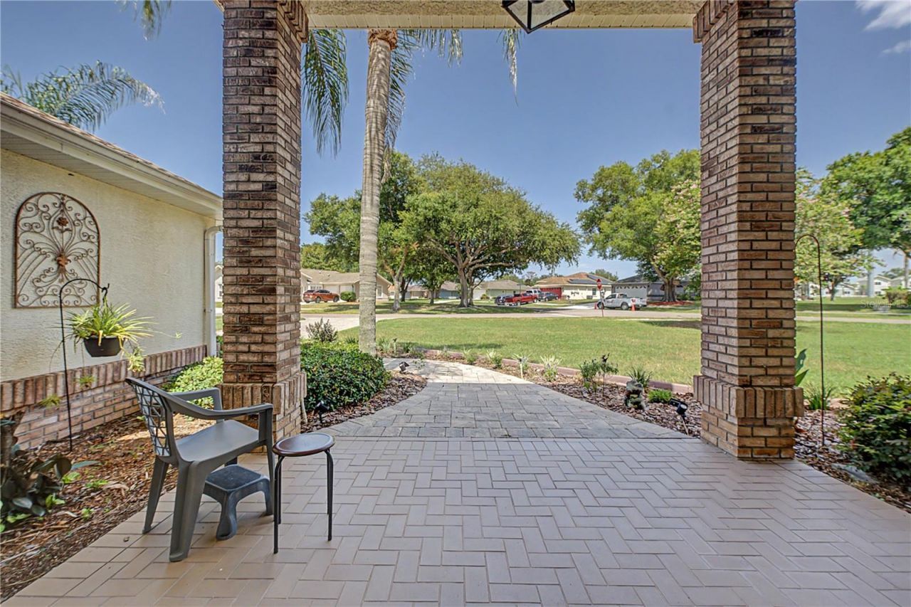 6207 Huntington Drive , Zephyrhills, FL 33542 Photo