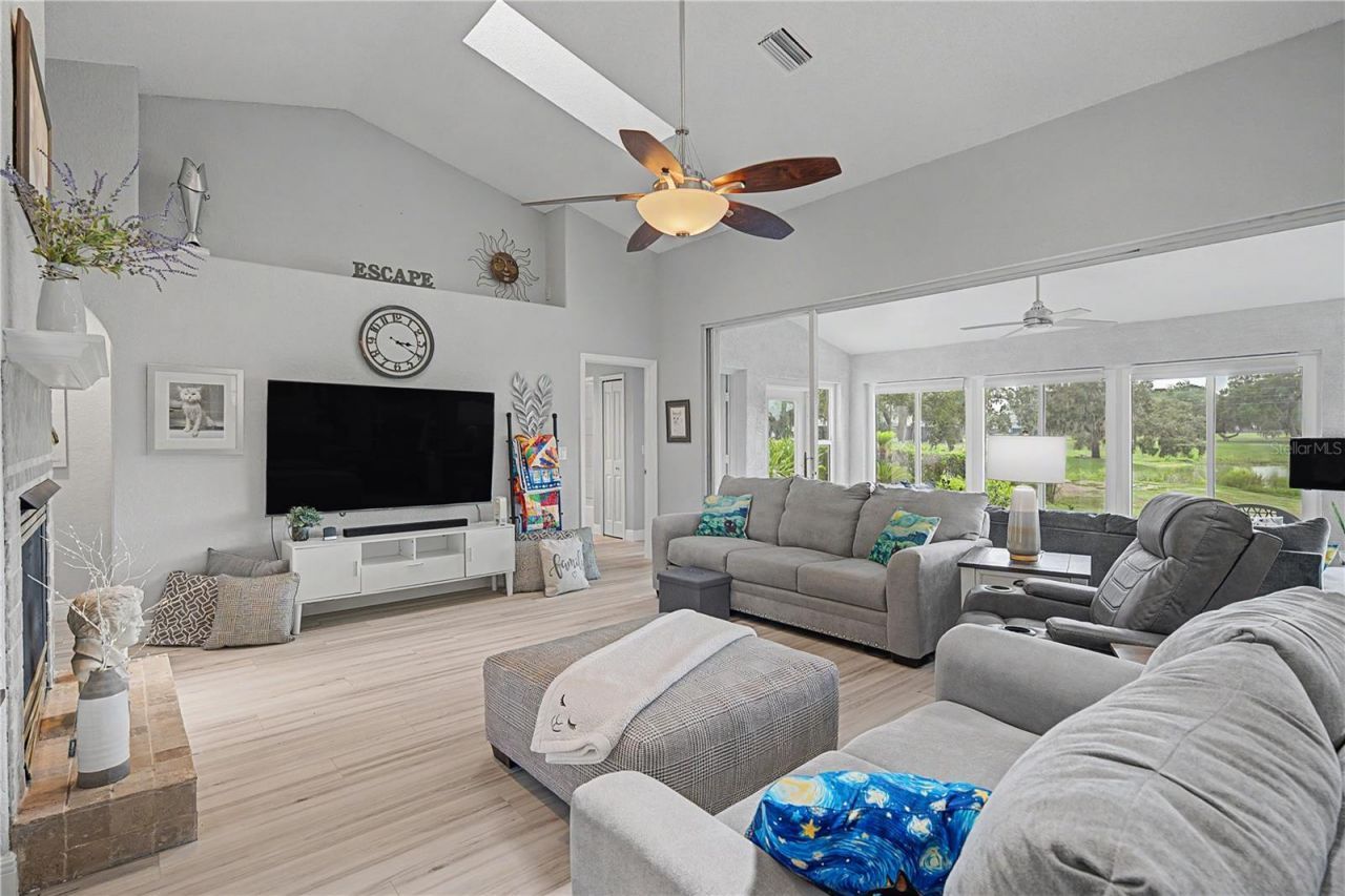 6207 Huntington Drive , Zephyrhills, FL 33542 Photo