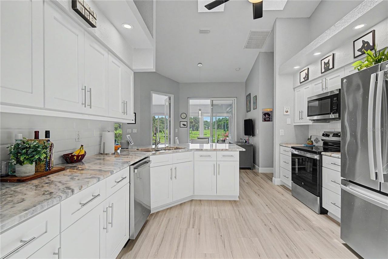 6207 Huntington Drive , Zephyrhills, FL 33542 Photo