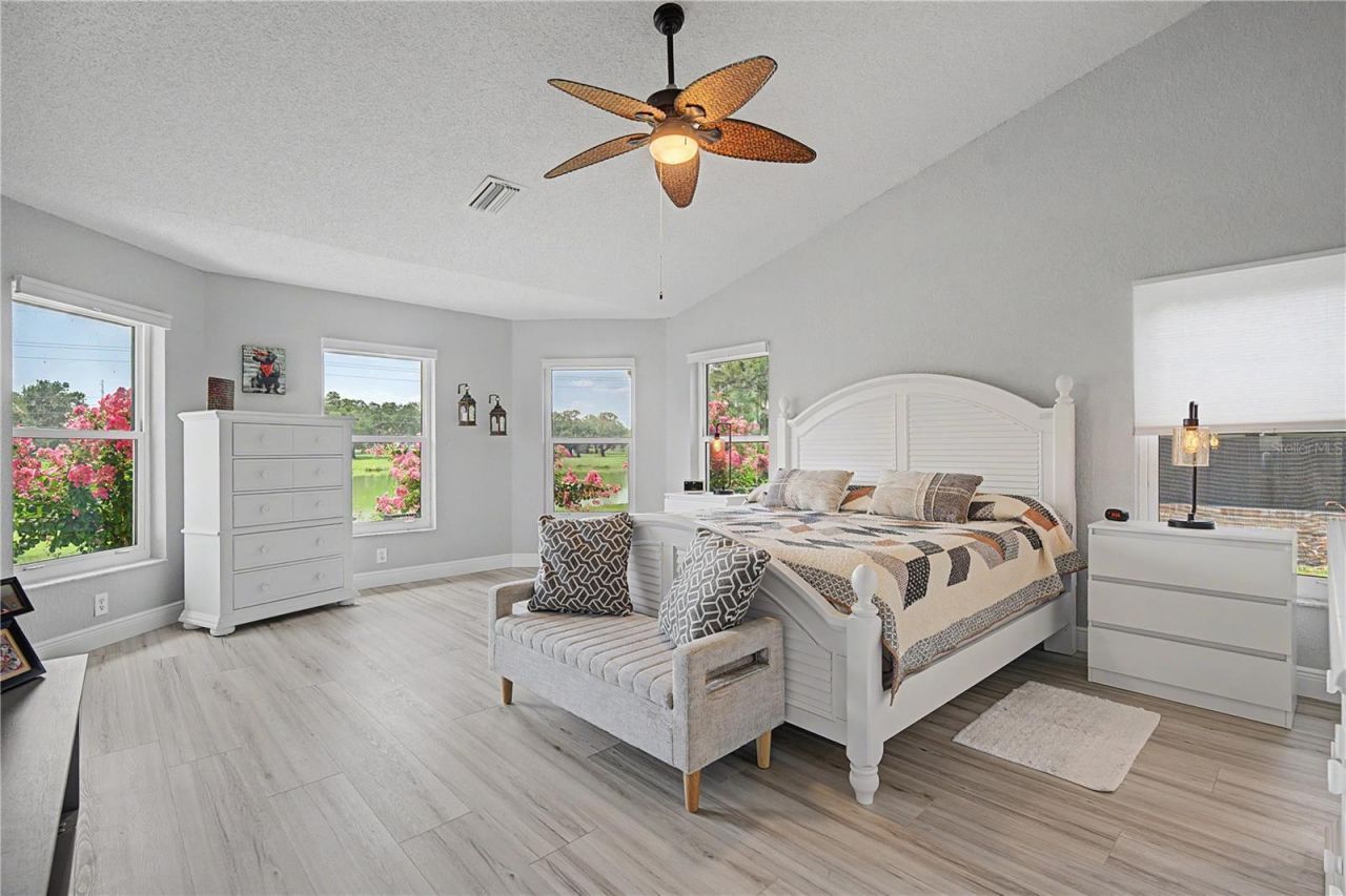 6207 Huntington Drive , Zephyrhills, FL 33542 Photo