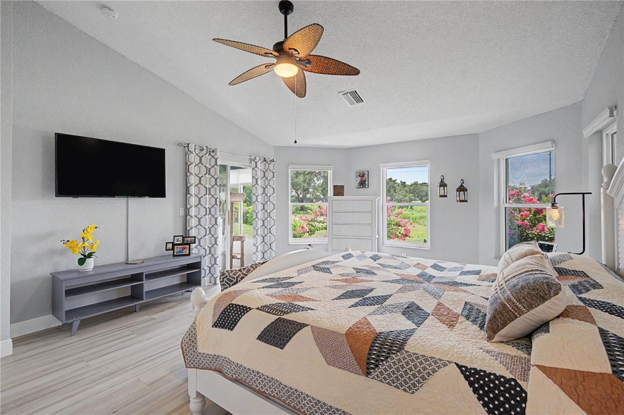 6207 Huntington Drive , Zephyrhills, FL 33542 Photo