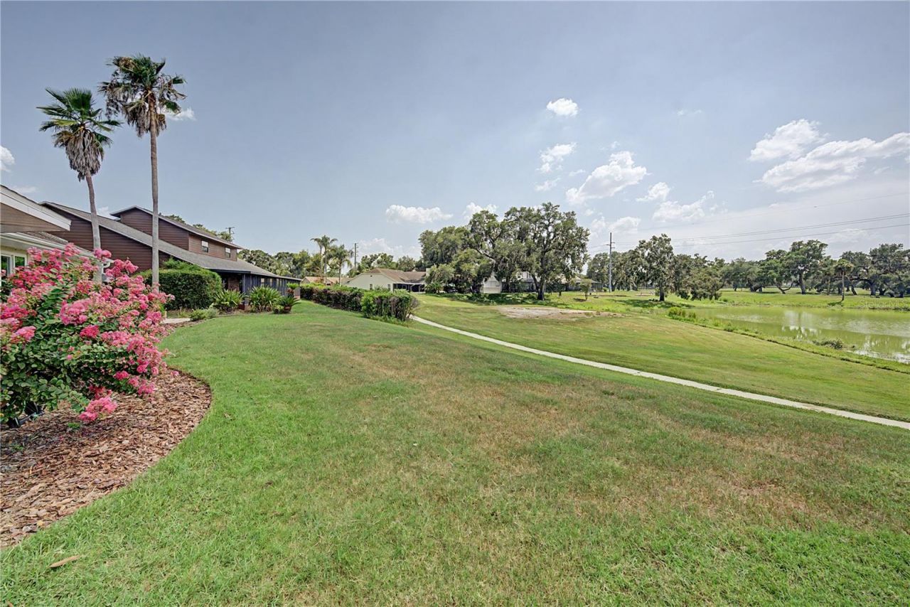 6207 Huntington Drive , Zephyrhills, FL 33542 Photo