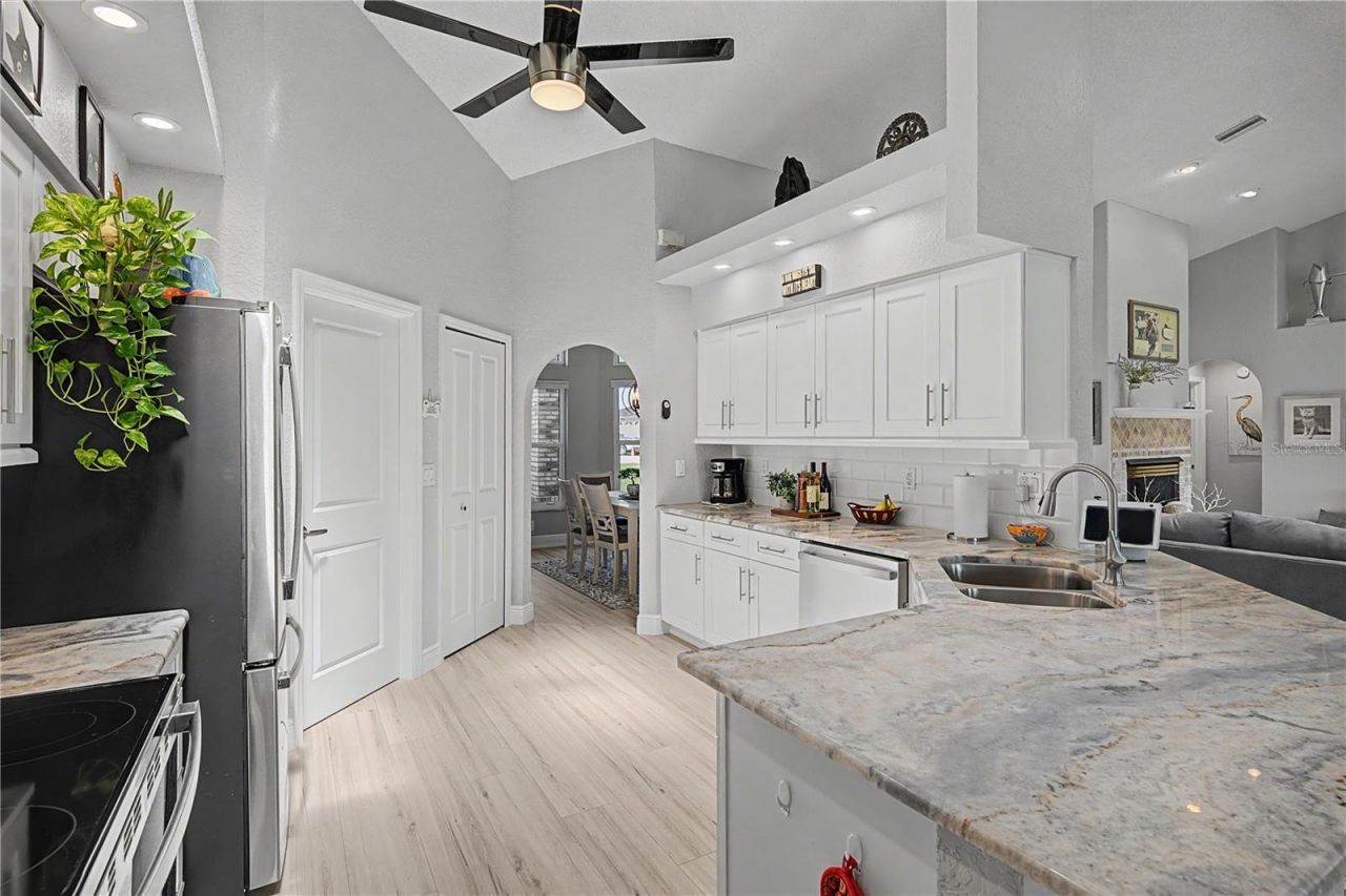 6207 Huntington Drive , Zephyrhills, FL 33542 Photo